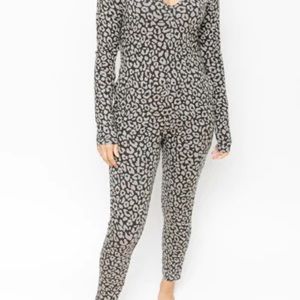 New without tags SMASH AND TESS FRIDAY ROMPER IN GREY LOLA LEOPARD